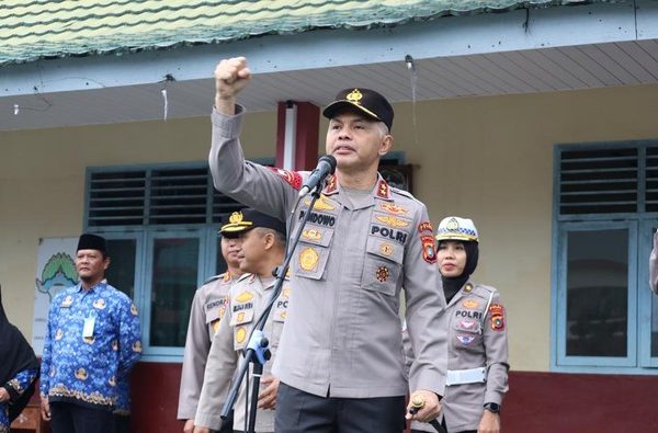 Kapolda Babel Pangkalpinang Ajak Siswa Bijak Bermedia Sosial