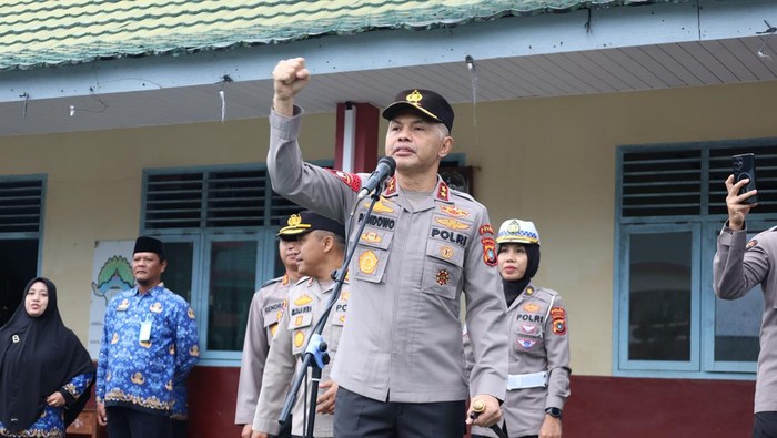 Kapolda Babel Pangkalpinang Ajak Siswa Bijak Bermedia Sosial